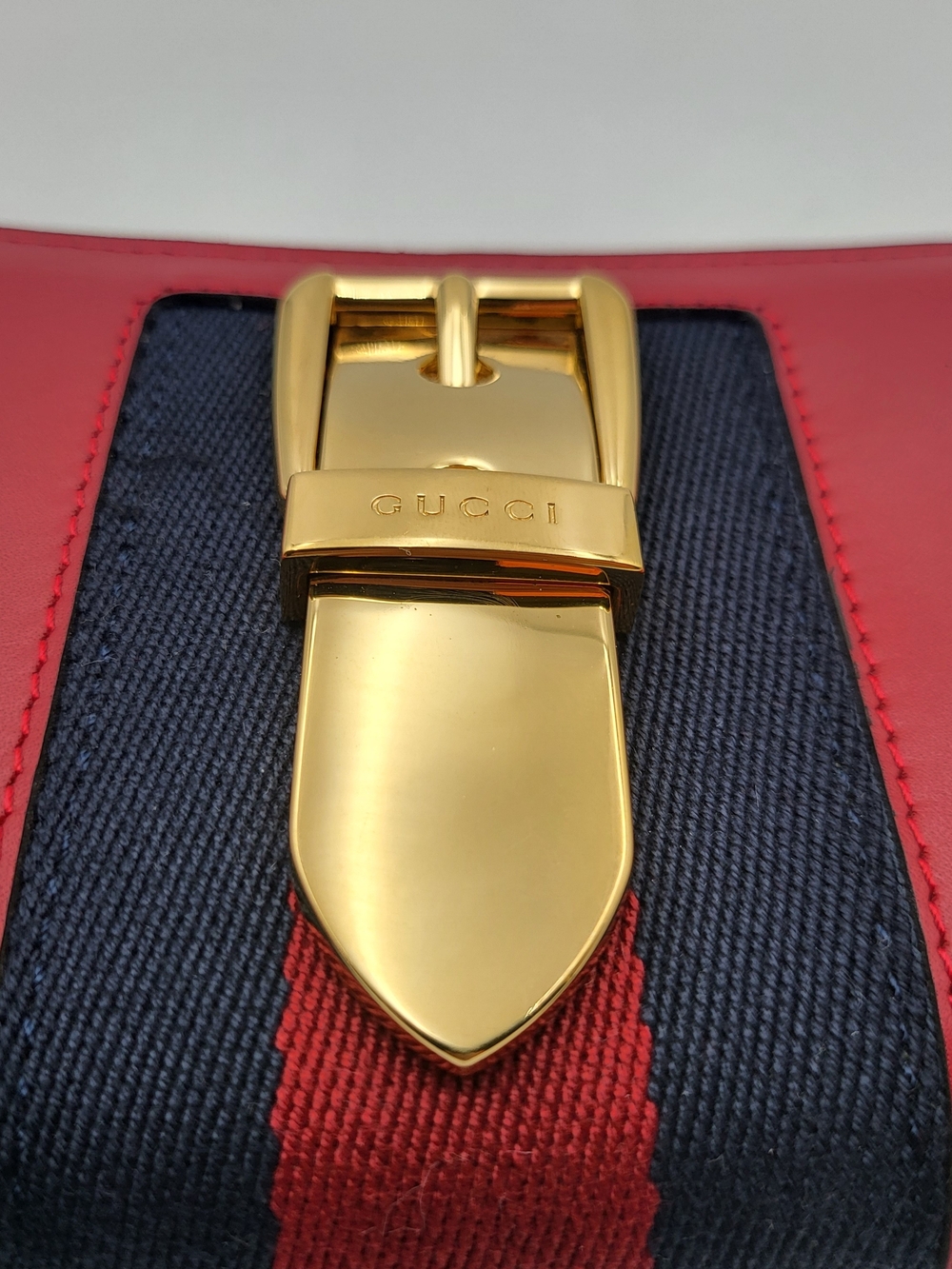 GUCCI Calfskin Sylvie Zip Around Long Wallet Hibiscus Red 476083. Authentic.. - Picture 15 of 16